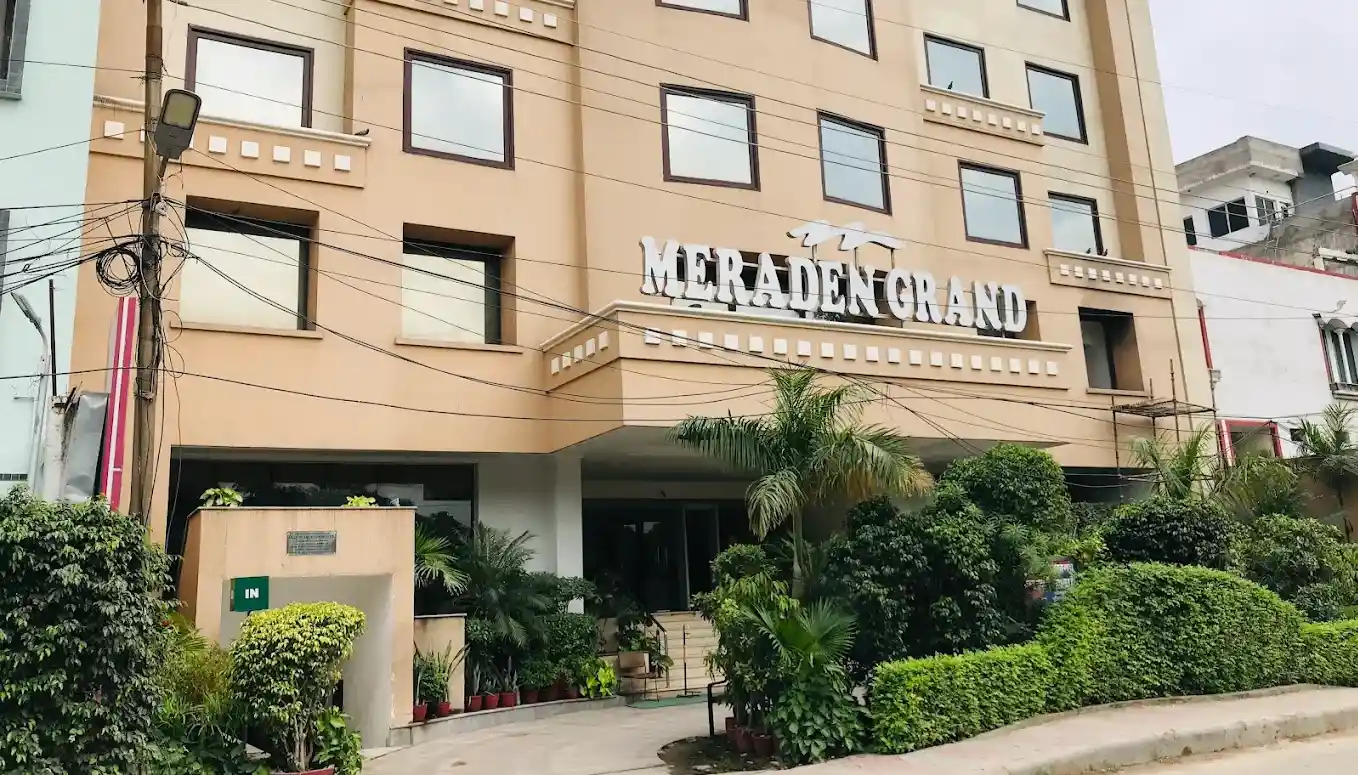 Hotel Meraden Grand